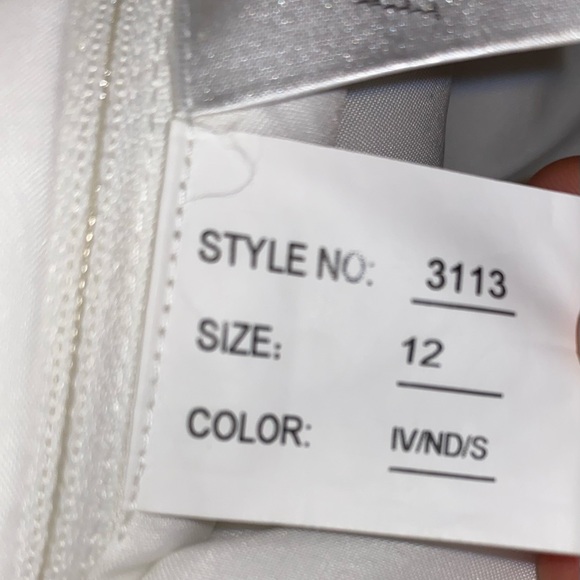 Allure Romance Wedding Dress - Picture 3 of 6